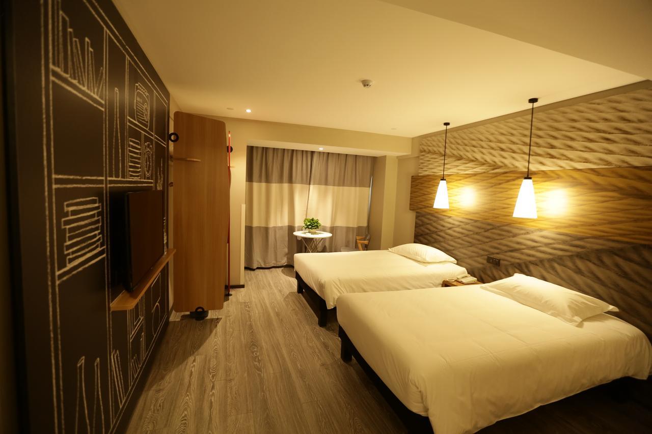 Ibis Chengdu West Jingcui Road Ξενοδοχείο Εξωτερικό φωτογραφία